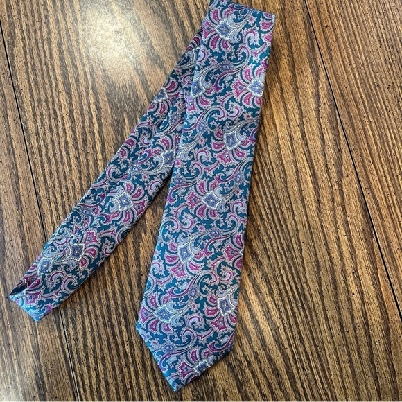 Christian Dior All Silk Paisley Neck Tie 100% silk made in the USA 🇺🇸 - Picture 2 of 7